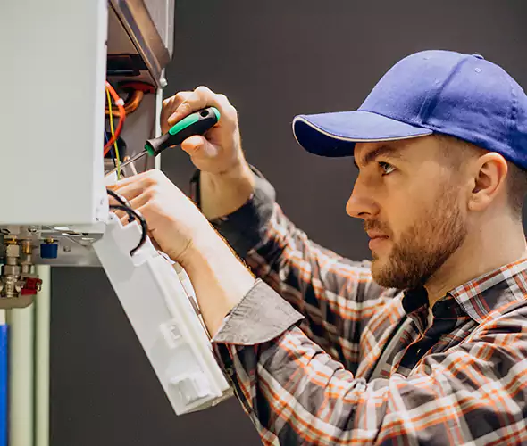 Expert Plumber for Tankless Water Heater Maintenance in Farmingville, NY: Schedule Professional Maintenance Services with Us